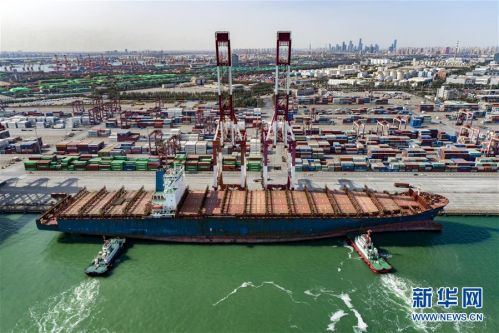 (新华全媒头条·图文互动)(7)历史交汇点上的宏伟蓝图 ——《中共中央关于制定国民经济和社会发展第十四个五年规划和二〇三五年远景目标的建议》诞生记